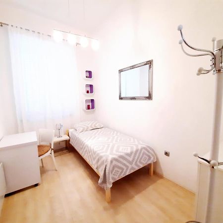 Apartment Ory Near The City Center With Free Parking Pula Exterior foto